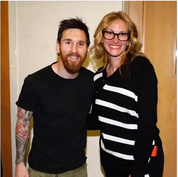 Hollywood Actress Julia Roberts Meets With Messi And Ronaldo After El Classico Match. Photos